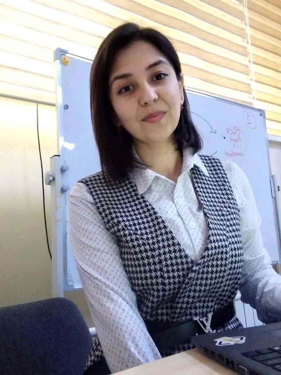 Sotuvchi Olimboyeva Muxlisa